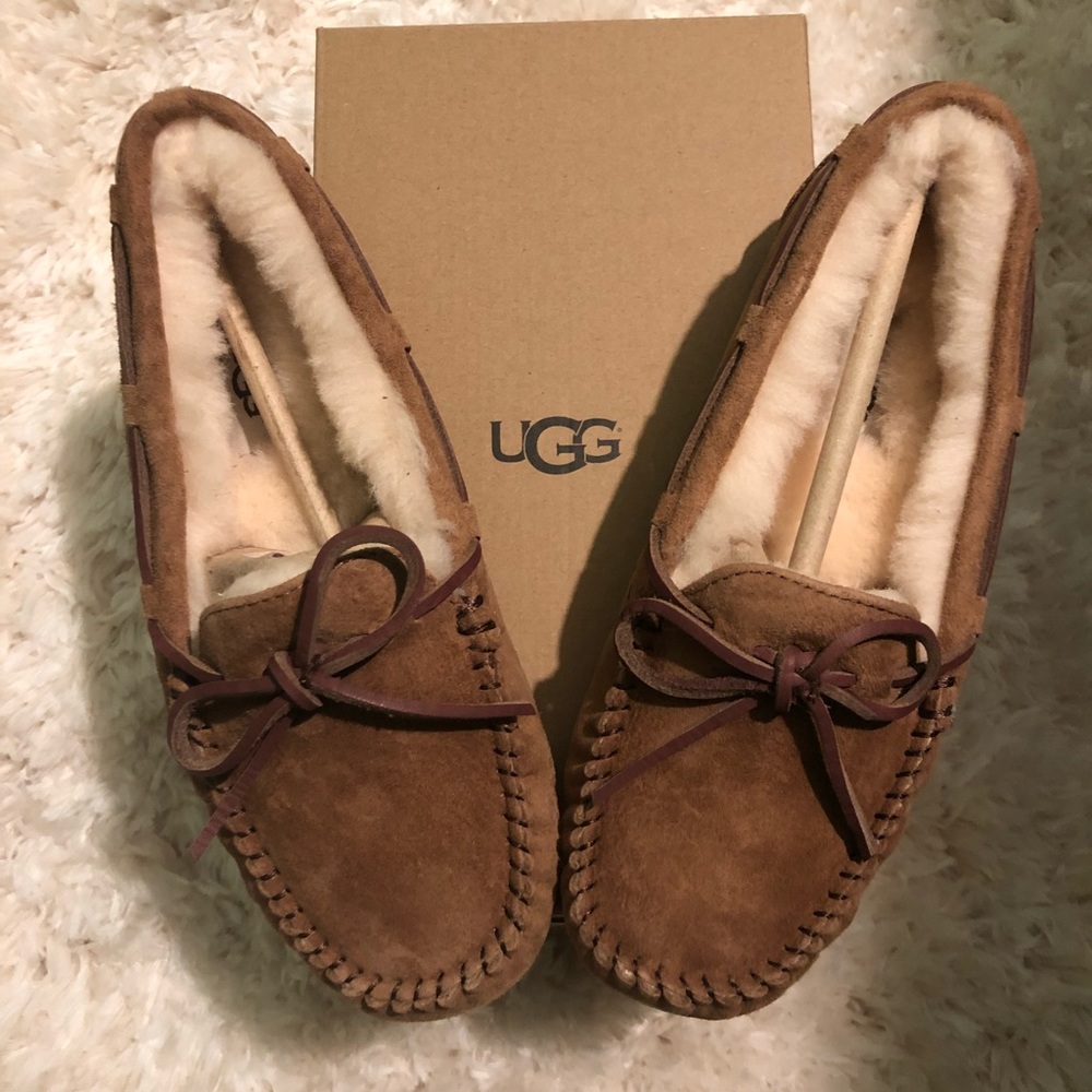 Ugg Dakota Women Moccasin